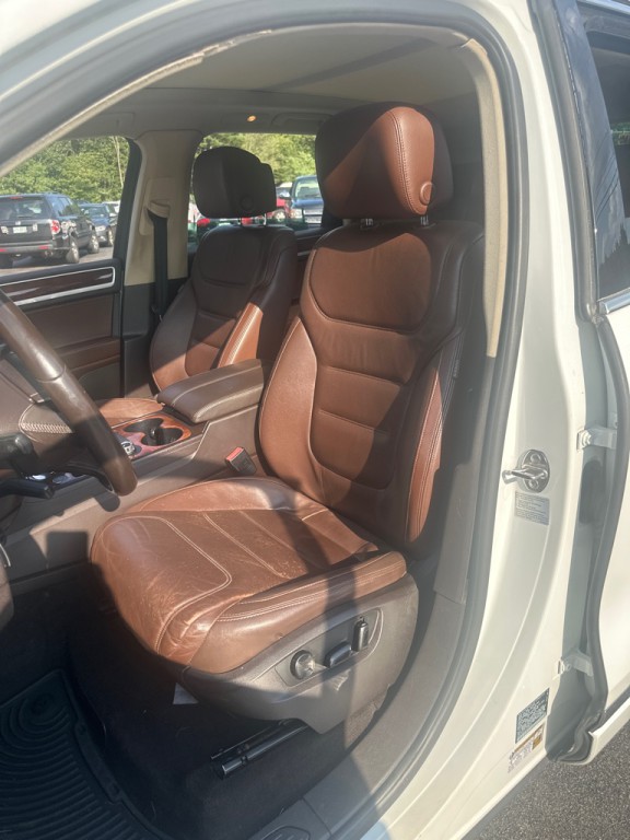 2014 Volkswagen Touareg Image 12
