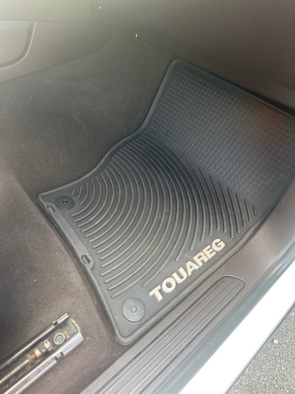 2014 Volkswagen Touareg Image 14