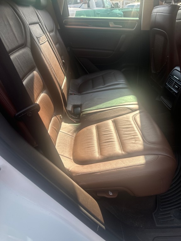 2014 Volkswagen Touareg Image 15