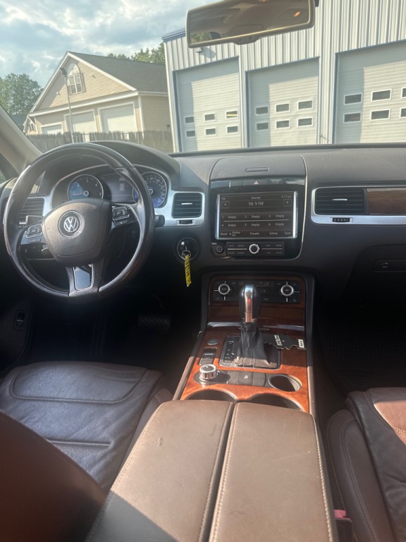 2014 Volkswagen Touareg Image 17