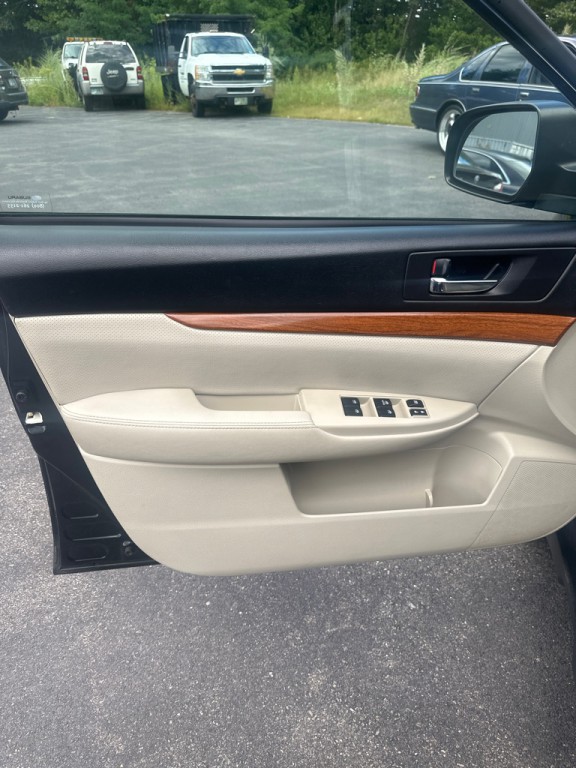 2014 Subaru Outback Image 12