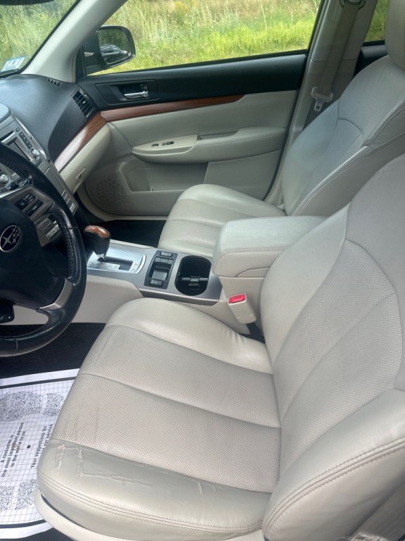 2014 Subaru Outback Image 14