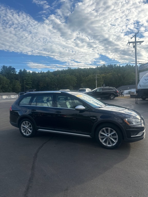 2017 Volkswagen Golf Image 7