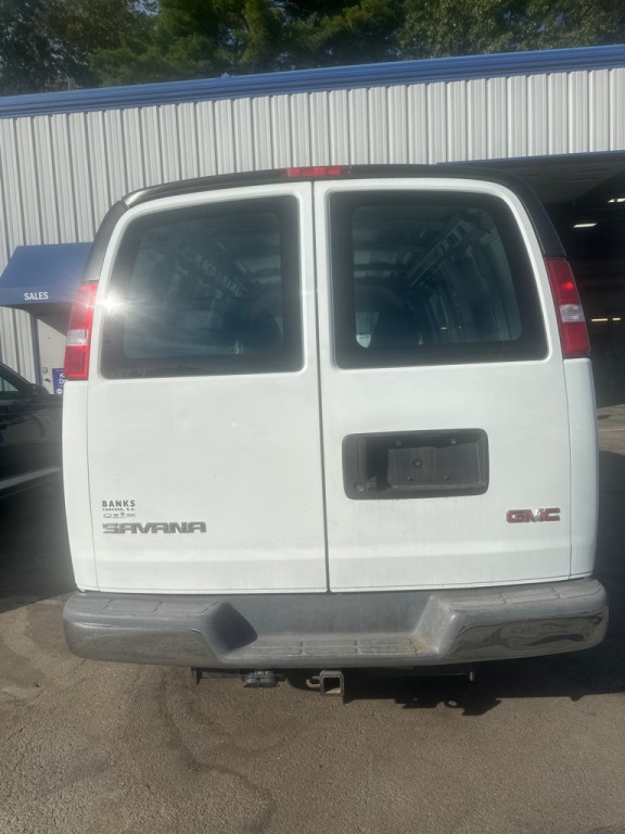 2022 GMC Savana Image 6