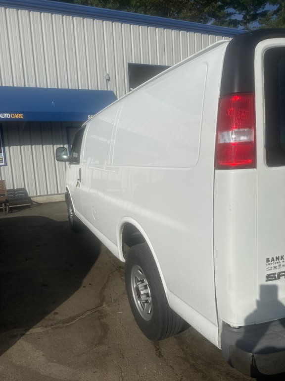 2022 GMC Savana Image 7
