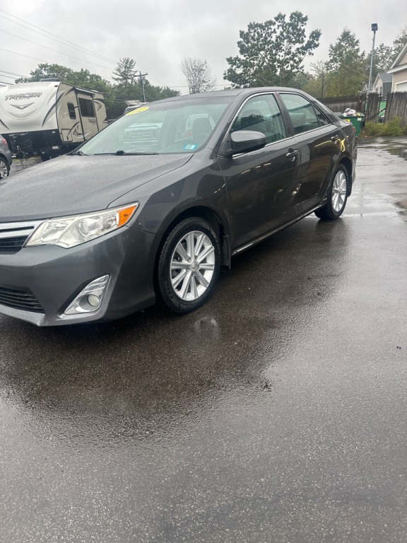2012 Toyota Camry Image 2