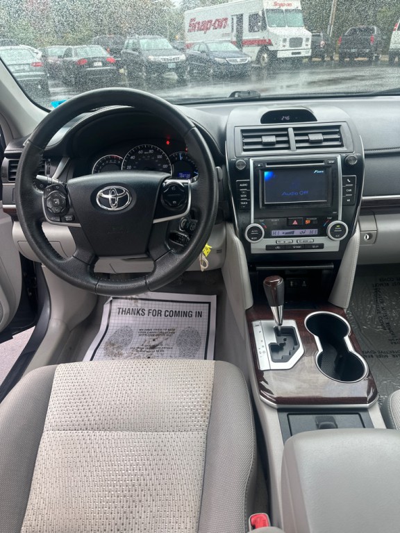 2012 Toyota Camry Image 11