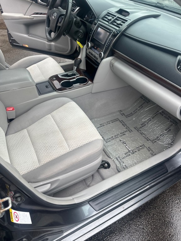 2012 Toyota Camry Image 13