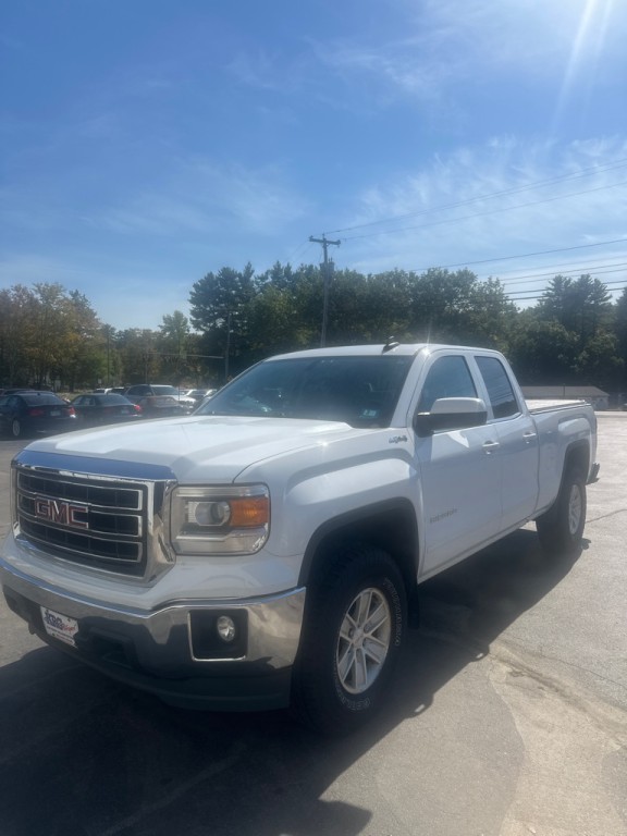 2015 GMC Sierra Image 2