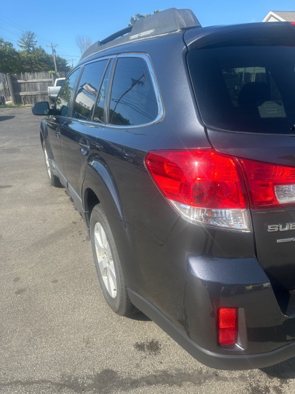 2012 Subaru Outback Image 9