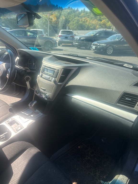 2012 Subaru Outback Image 16