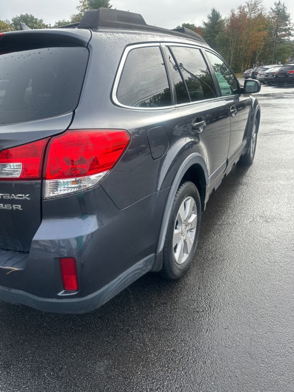 2011 Subaru Outback Image 6