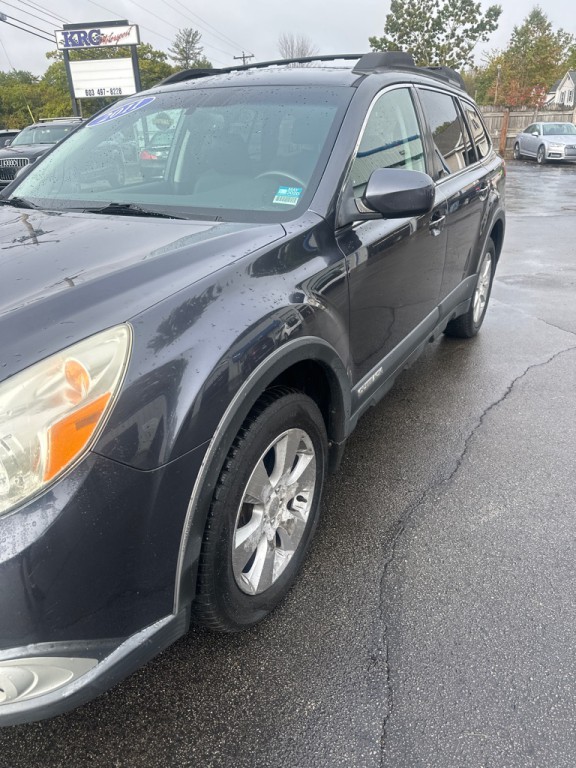 2011 Subaru Outback Image 10