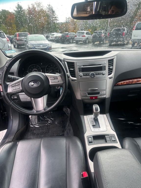 2011 Subaru Outback Image 13