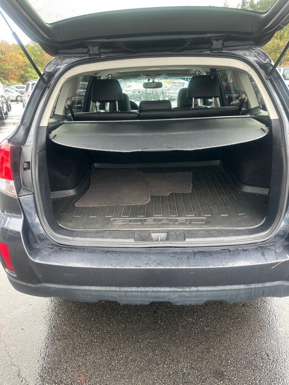 2011 Subaru Outback Image 17