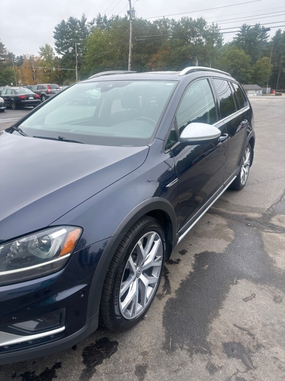 2017 Volkswagen Golf Image 8
