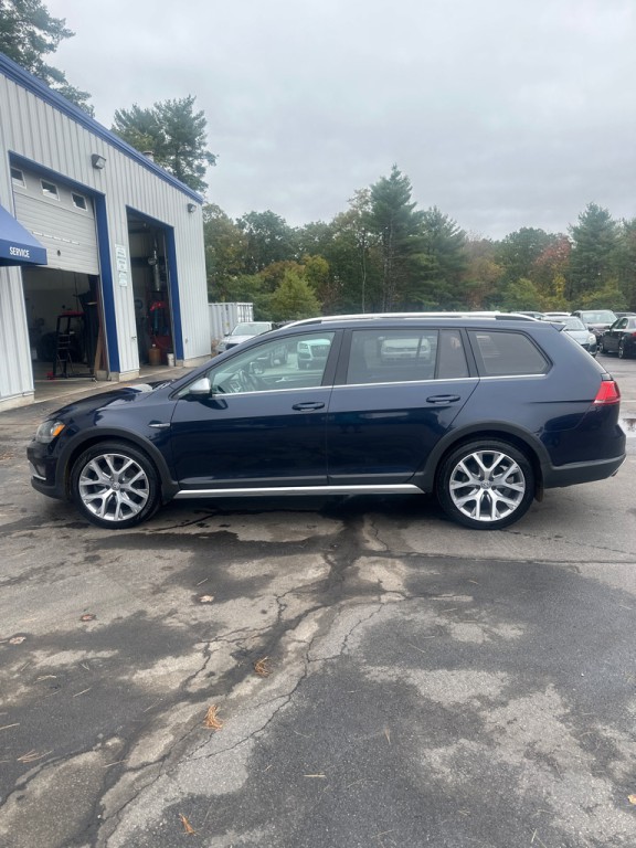 2017 Volkswagen Golf Image 10