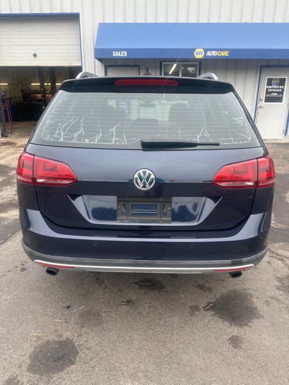 2017 Volkswagen Golf Image 11