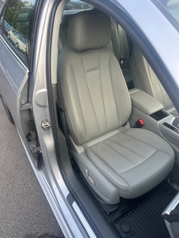 2017 Audi A4 Image 16