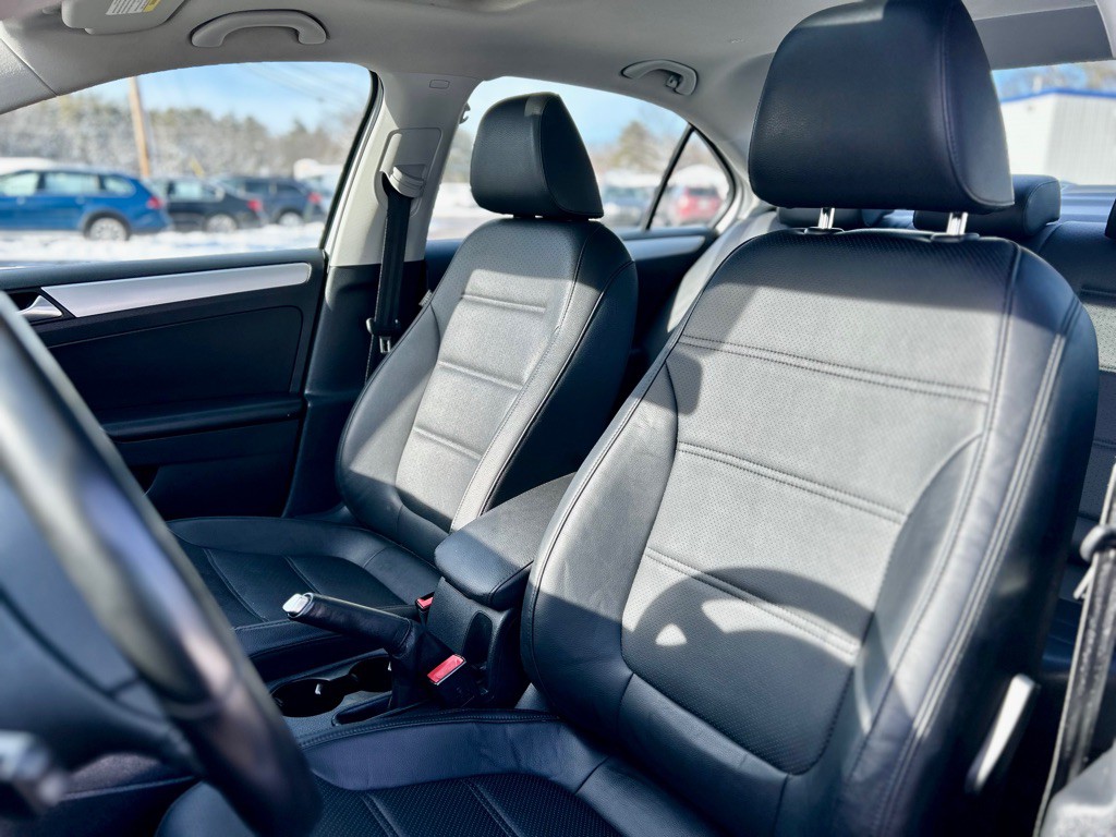 2014 Volkswagen Jetta Image 12