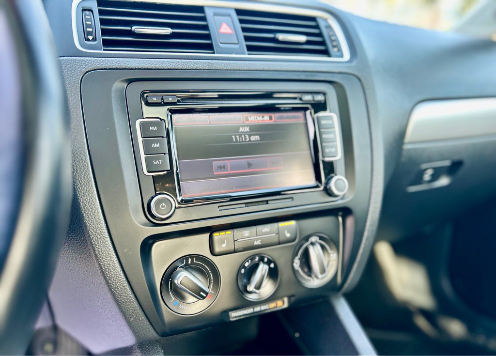 2014 Volkswagen Jetta Image 16