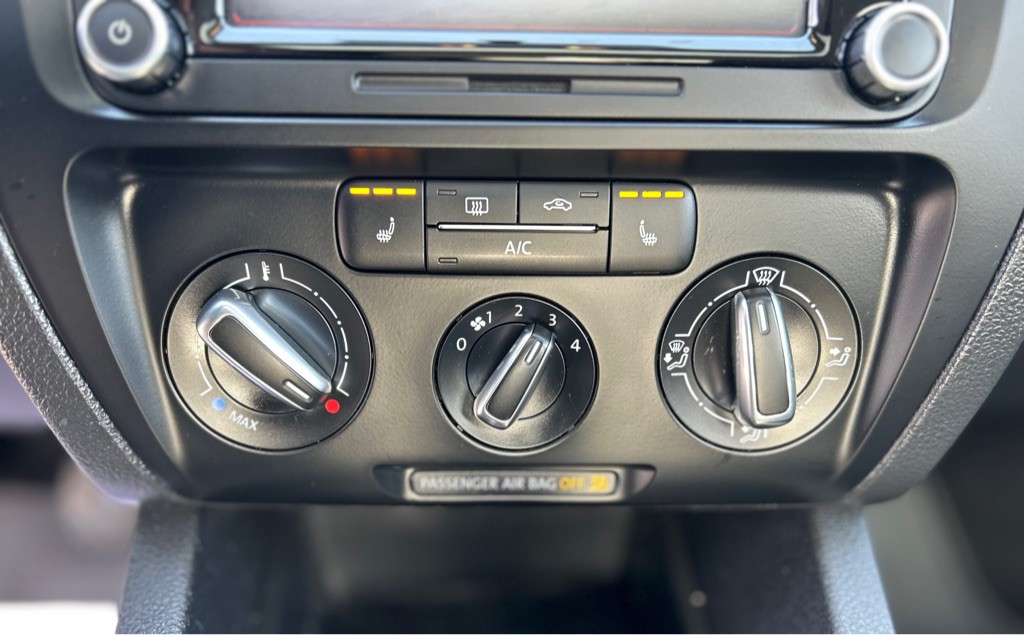 2014 Volkswagen Jetta Image 17