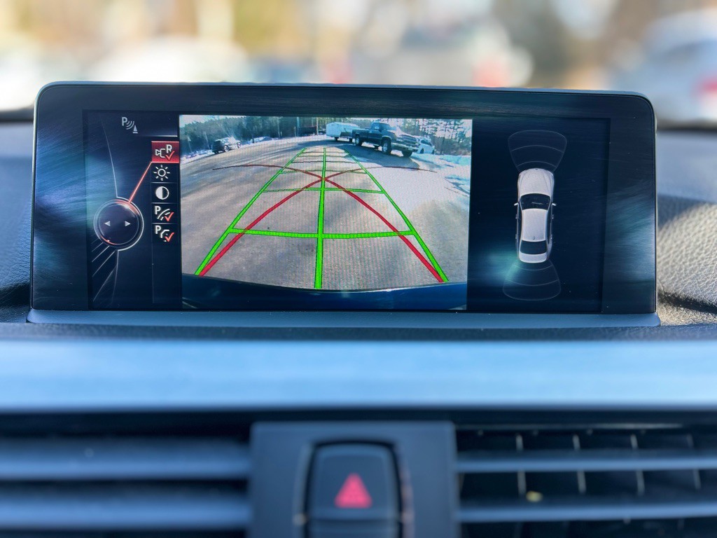 2015 BMW 3 Series Image 18