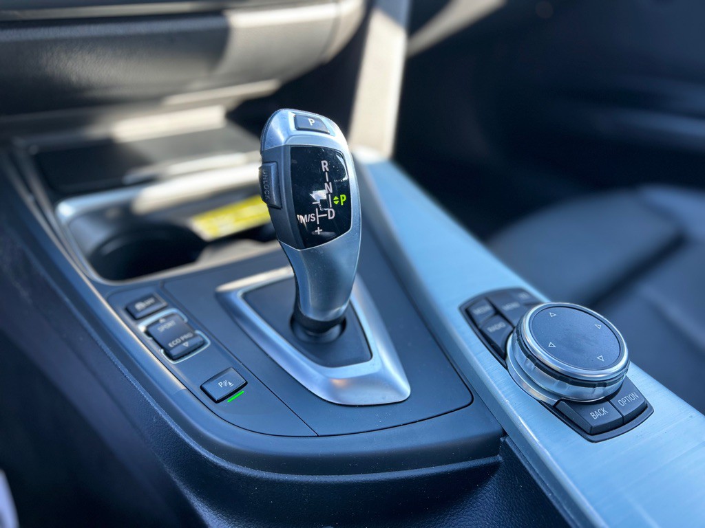 2015 BMW 3 Series Image 20