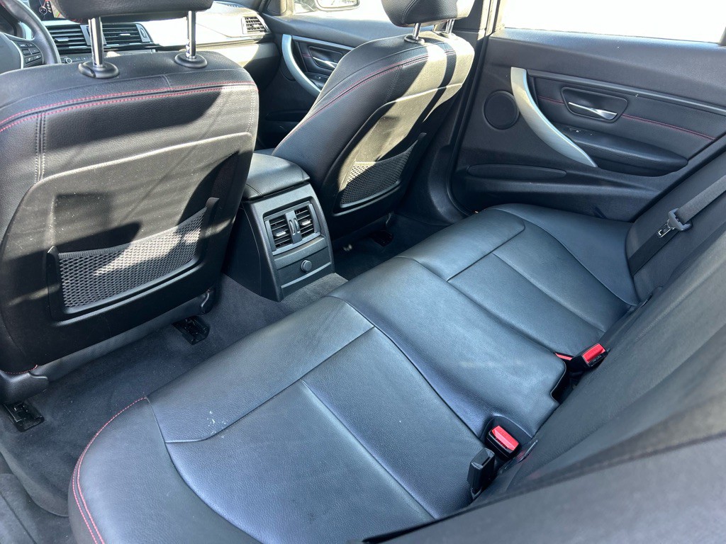 2015 BMW 3 Series Image 22