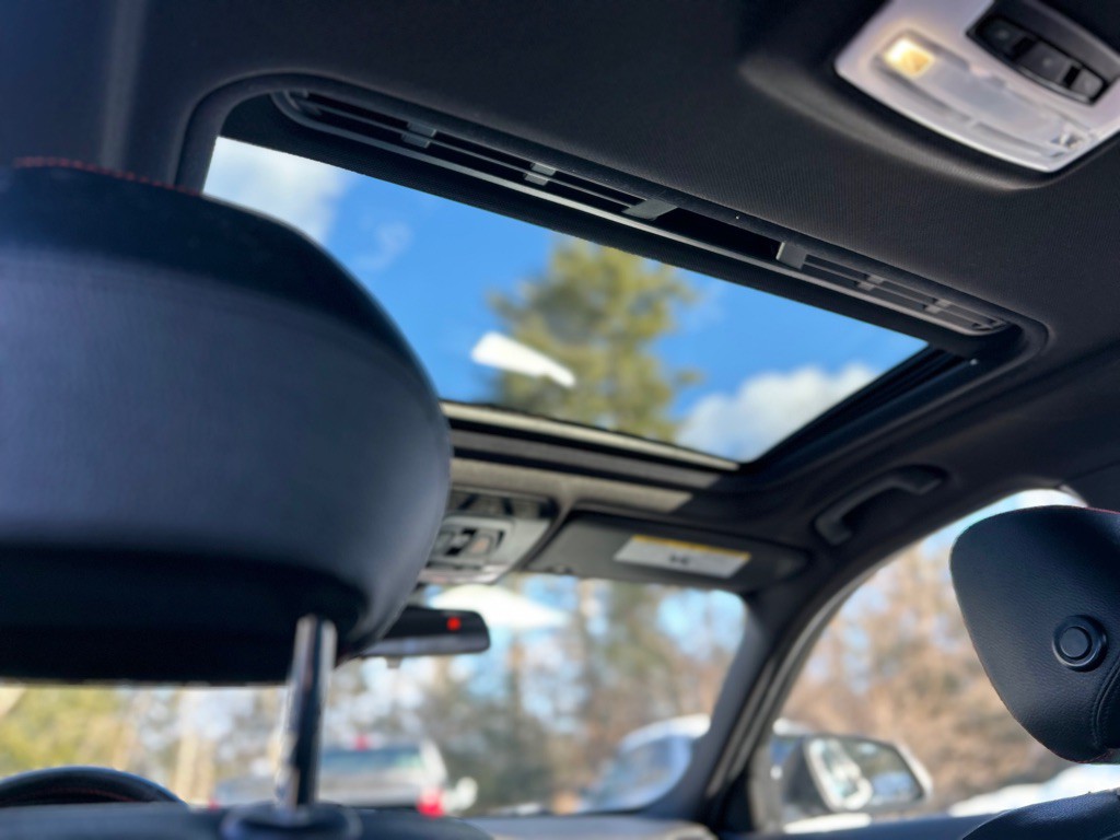 2015 BMW 3 Series Image 24