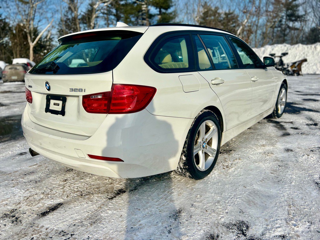 2014 BMW 3 Series Image 7