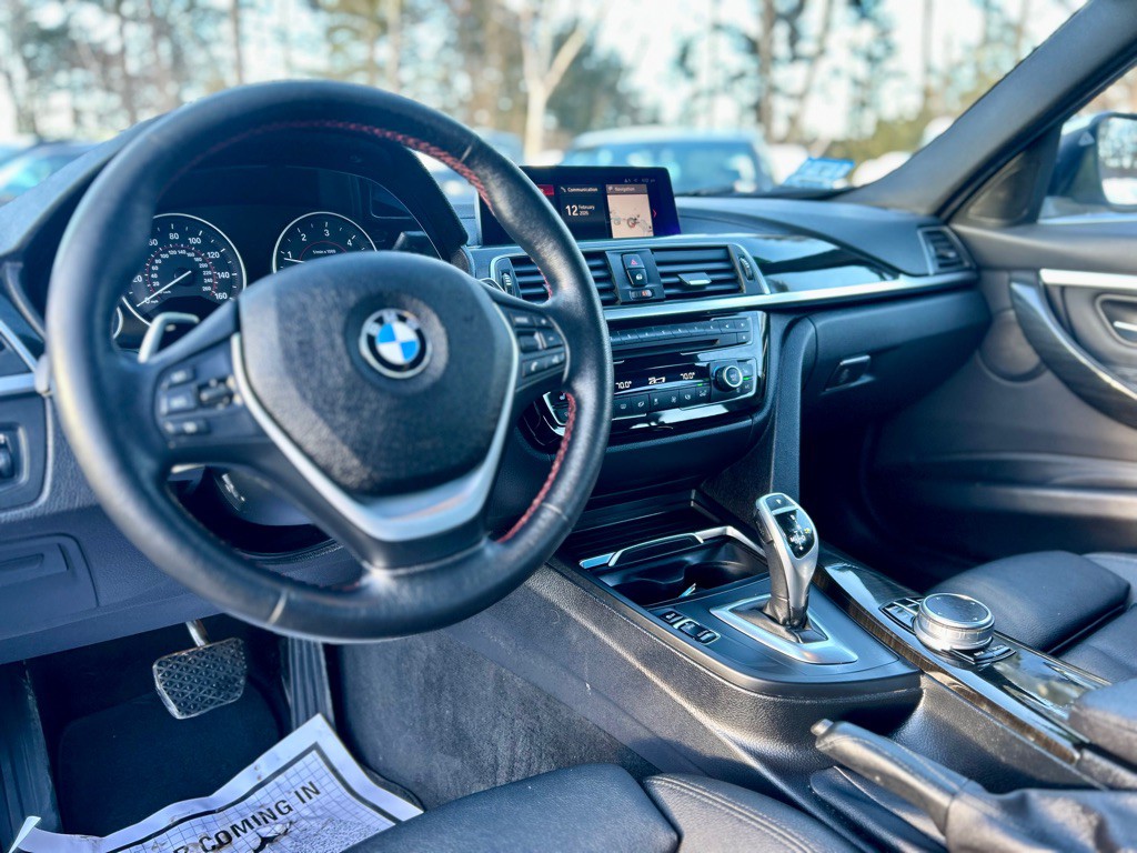 2018 BMW 3 Series Image 10