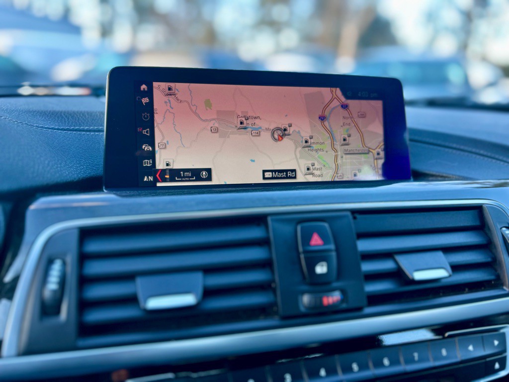 2018 BMW 3 Series Image 16