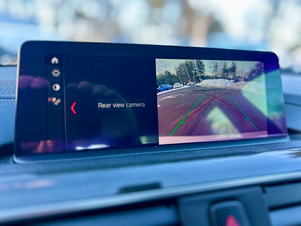 2018 BMW 3 Series Image 17