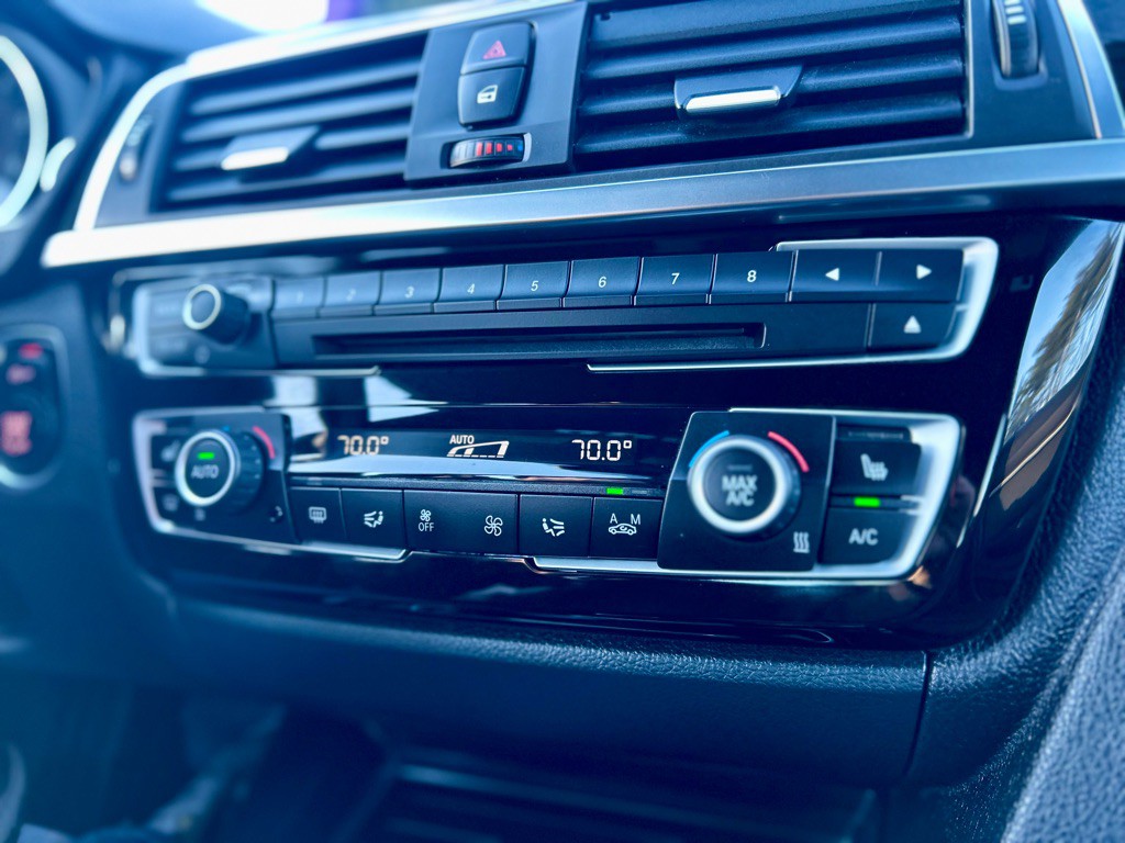 2018 BMW 3 Series Image 18