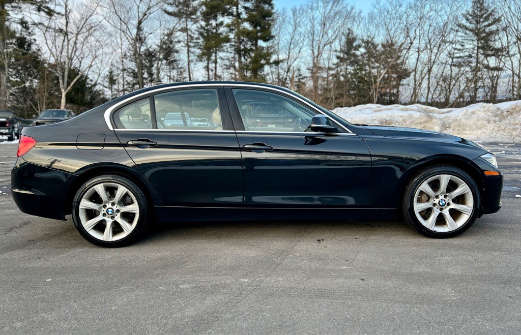 2015 BMW 3 Series Image 8