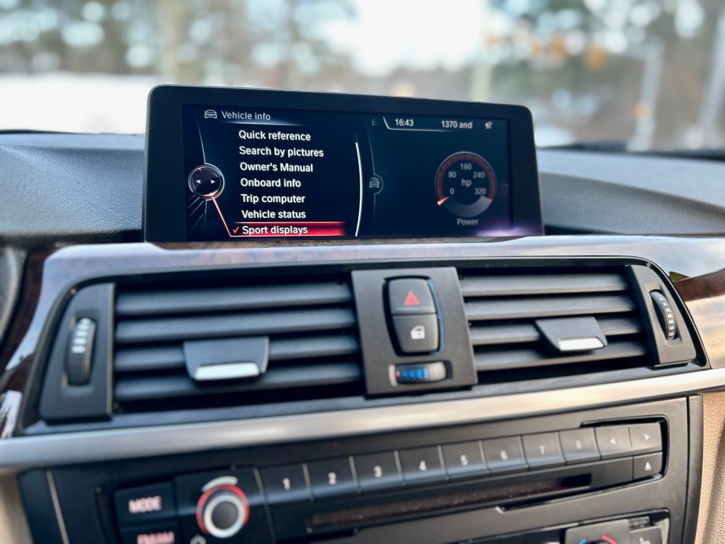 2015 BMW 3 Series Image 15