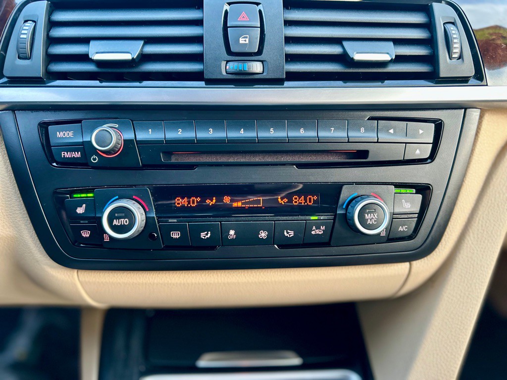 2015 BMW 3 Series Image 18