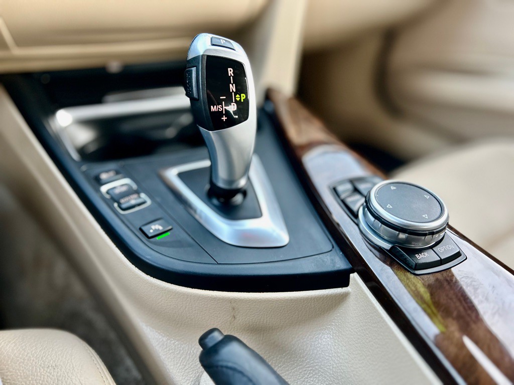 2015 BMW 3 Series Image 19