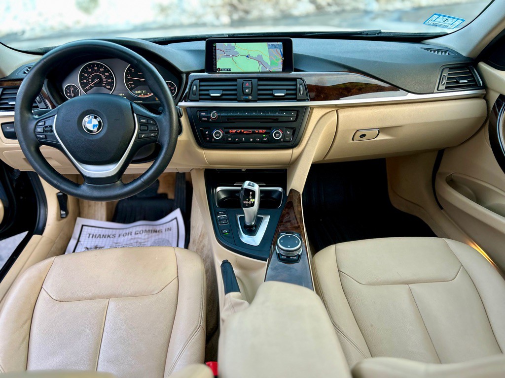 2015 BMW 3 Series Image 23