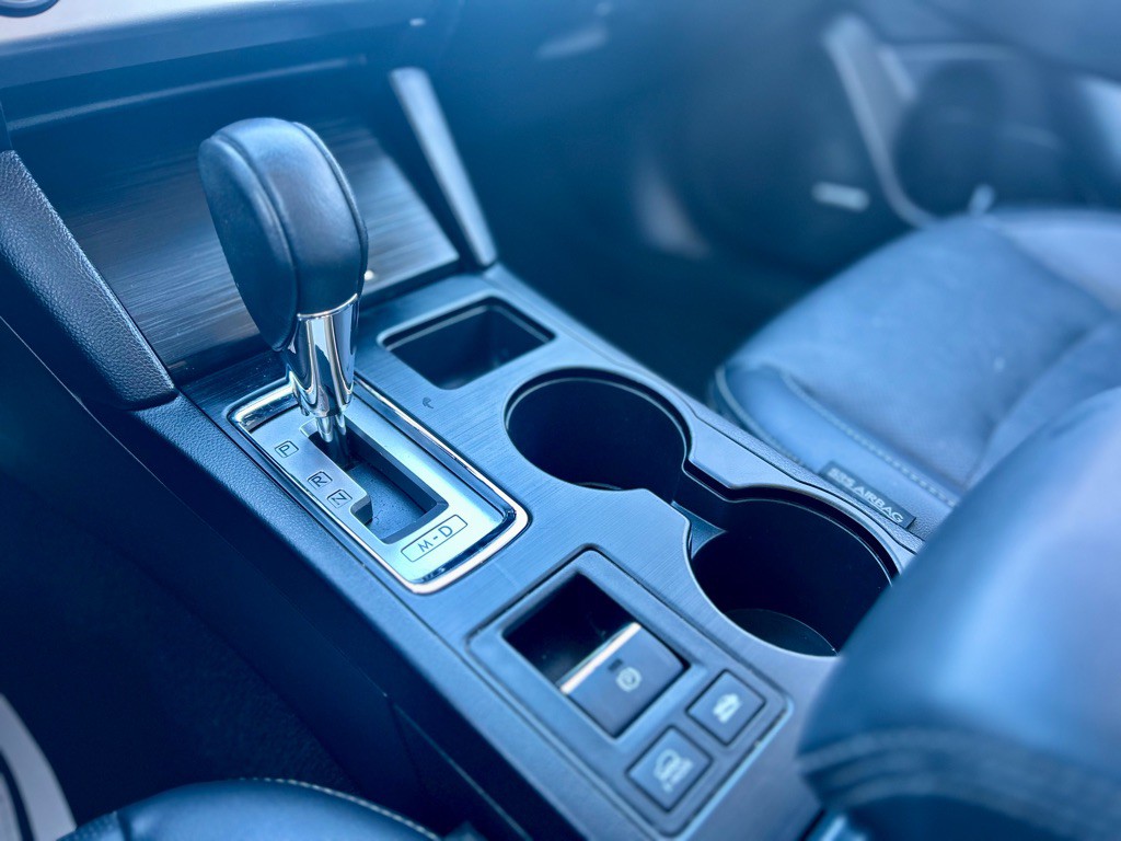 2015 Subaru Outback Image 16