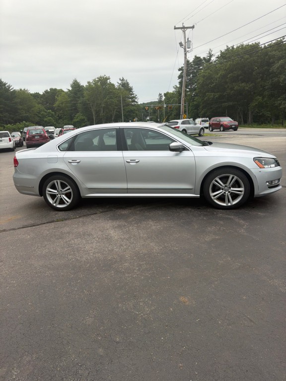 2014 Volkswagen Passat Image 4