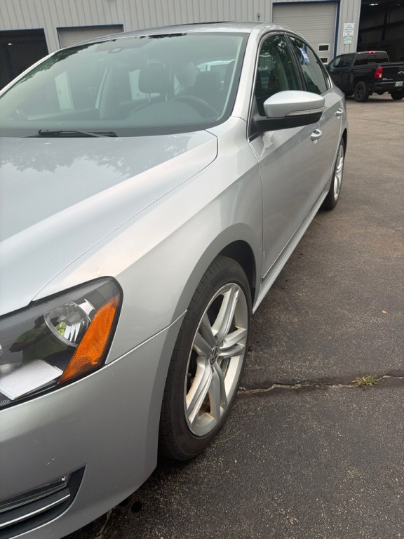 2014 Volkswagen Passat Image 9