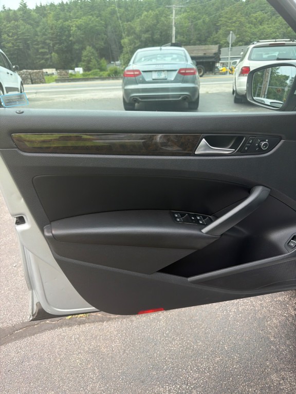 2014 Volkswagen Passat Image 12