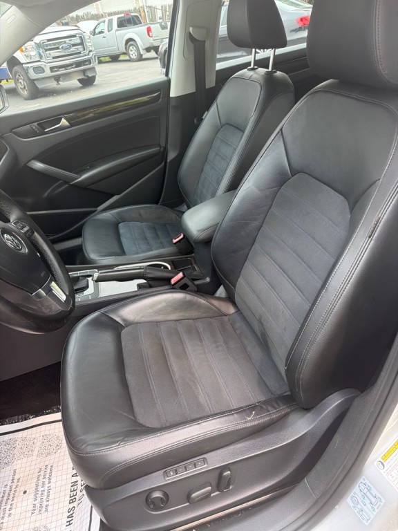 2014 Volkswagen Passat Image 13