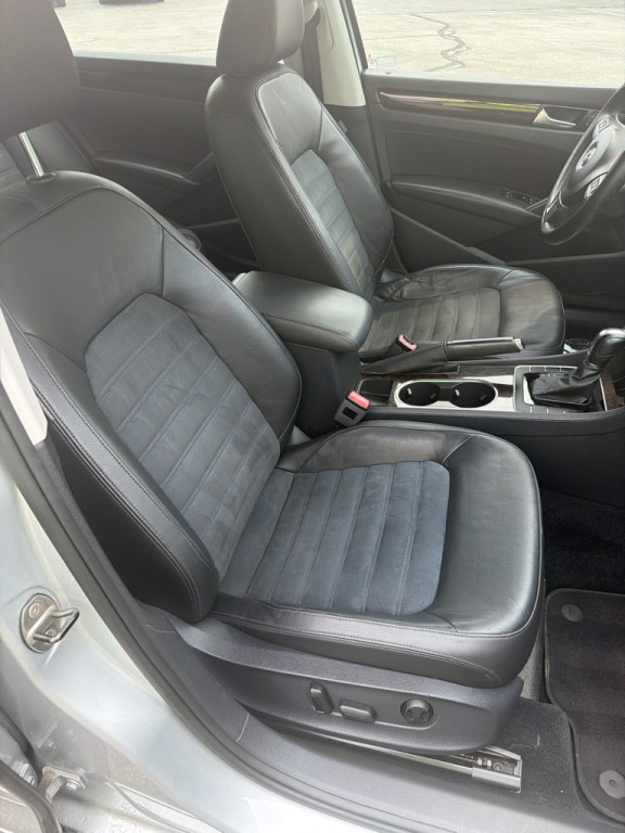 2014 Volkswagen Passat Image 14