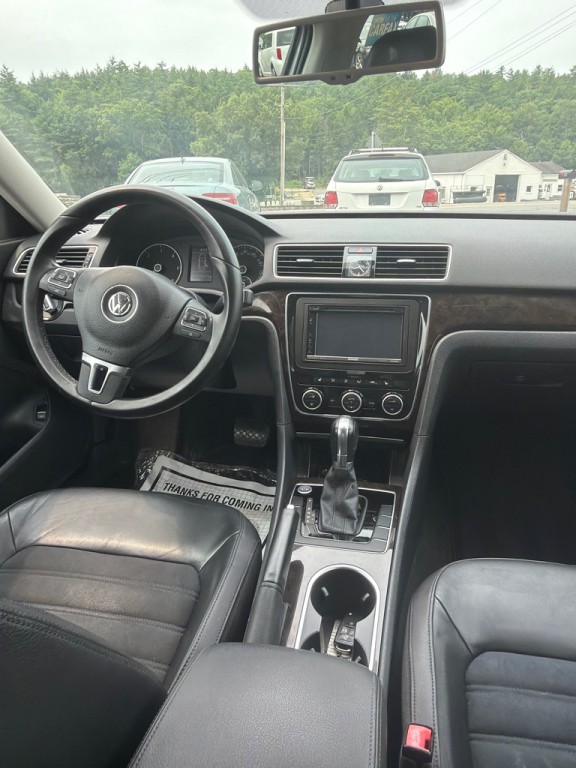 2014 Volkswagen Passat Image 18