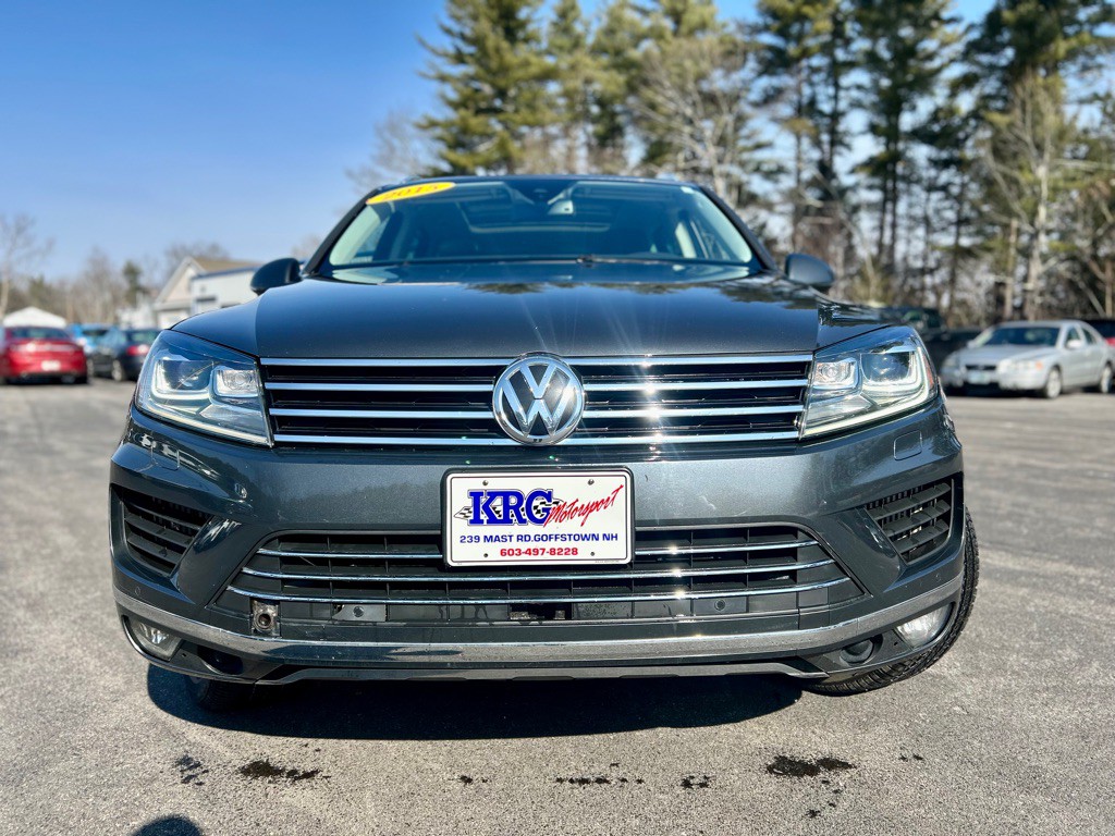 2015 Volkswagen Touareg Image 2