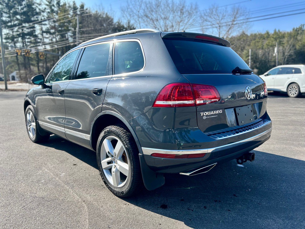2015 Volkswagen Touareg Image 5