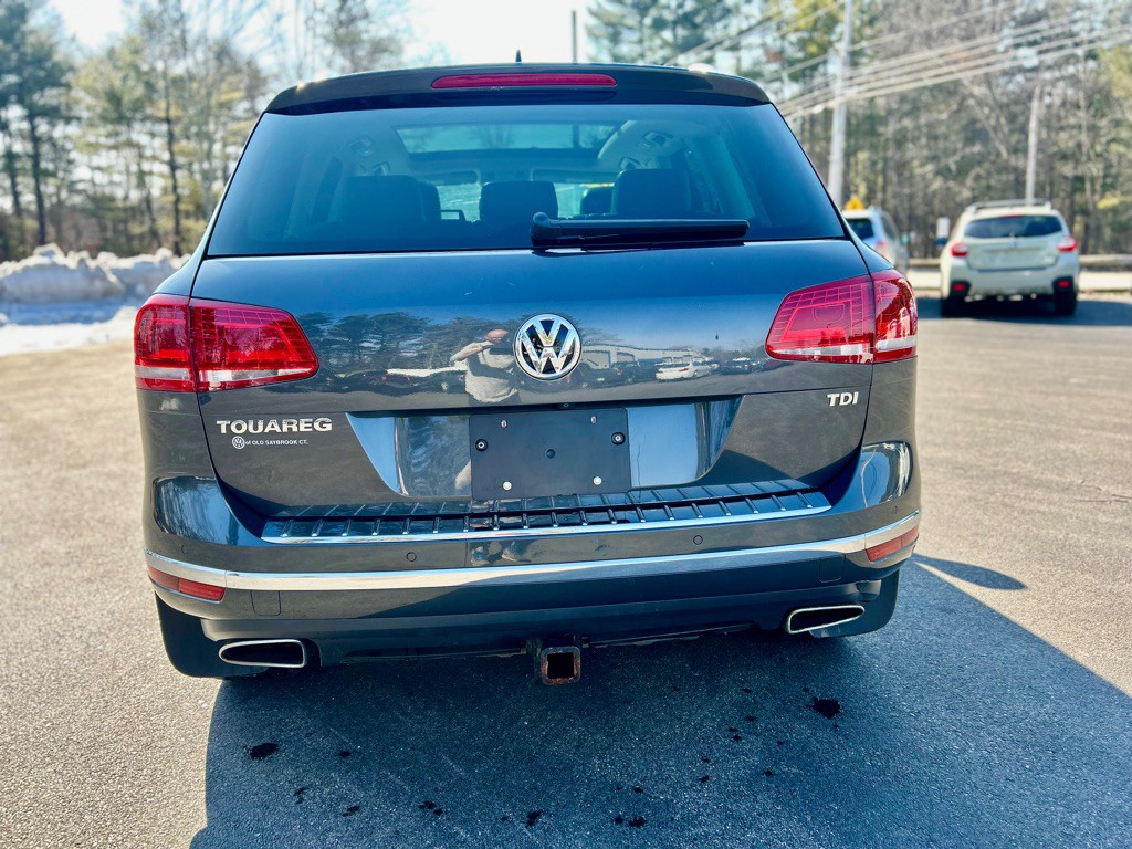 2015 Volkswagen Touareg Image 6